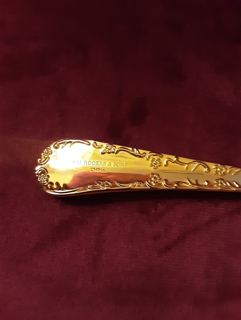 Vintage Wm Rogers & Son Golden Enchanted Rose Flatware 22K Gold Plated Set - Picture 12 of 13